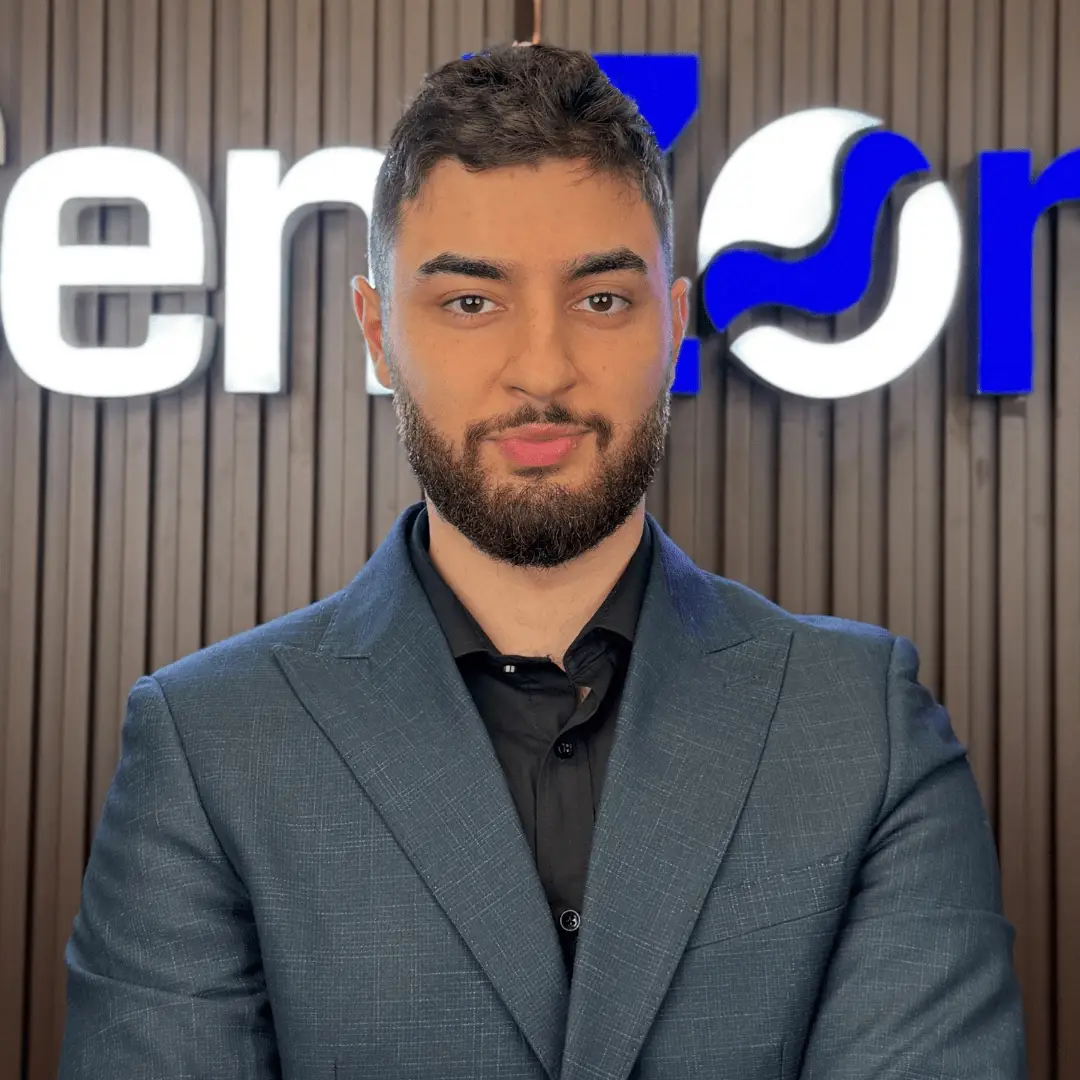 Shayan Nasiri, co-founder of GenZone, helps entrepreneurs with business setup, banking & taxation in Dubai & the UAE